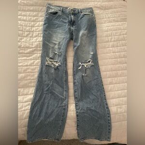 PacSun ripped boyfriend jeans in size 27